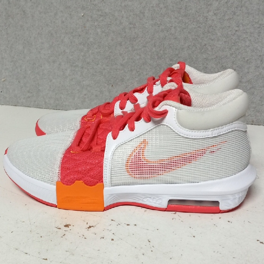 Nike LeBron Witness 8 Dunkin Donuts Basketball Shoes Mens Sz 10.5